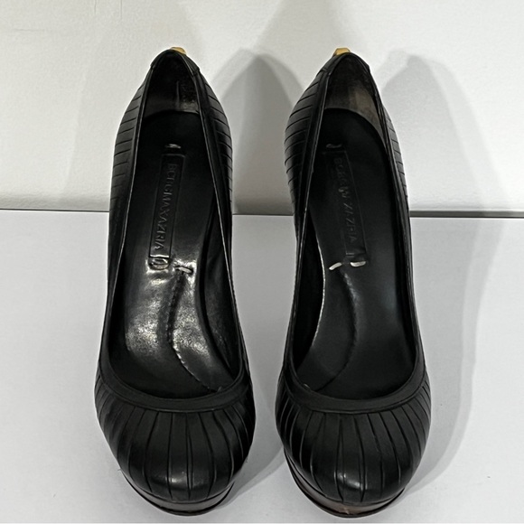 BCBGMaxAzria Giley Black Leather Pumps - Picture 1 of 6